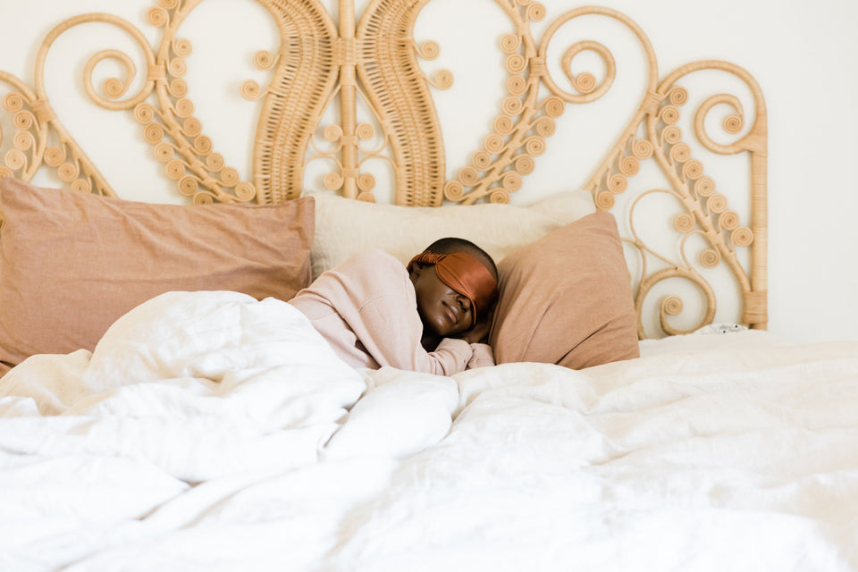 7 Simple Evening Eating Habits That Support Better Sleep